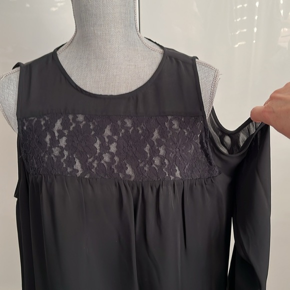 MICHAEL KORS Long Sleeve Blouse Cold Shoulder, Size M - Picture 2 of 7